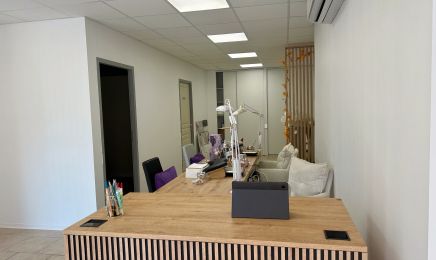 Ongle moi : Institut de beauté à Brignoles