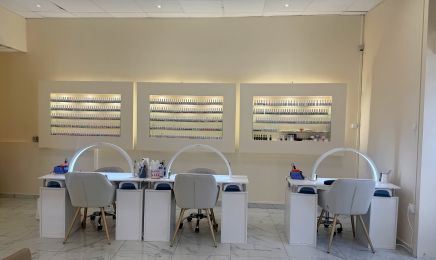 Win Ongles & Cils  : Manucure à Marseille