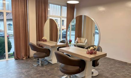 Studio A Hair & MakeUp By Anastasia Wilke: Friseur in Gummersbach