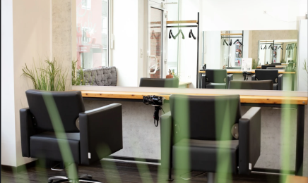 Frieseursalon Haarliebe bei Savina: Barbershop in Bielefeld