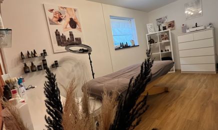 DA. Kosmetik : Kosmetikstudio in Graben