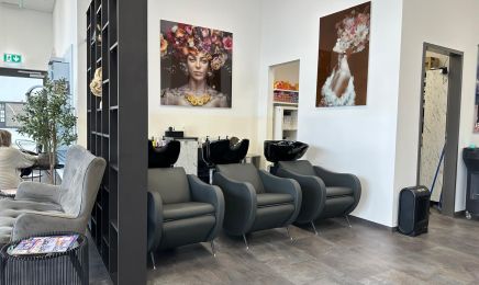 Friseursalon Uncut Campus: Friseur in Unterschleißheim