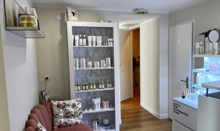 AU BOUDOIR DES DEUX L : Manucure à Gières
