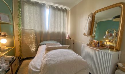 Hollyface & Co – Facialiste, Massage & Drainage lymphatique sculptant : Institut de beauté à Saint-Germain-en-Laye