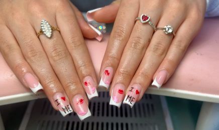 Alicia Ongles & Cils : Manucure à Belz
