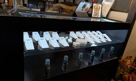Dahliaanoir piercing : Institut de beauté à Toulouse