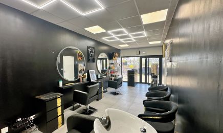 KH BEAUTY STUDIO : Coiffeur à Persan
