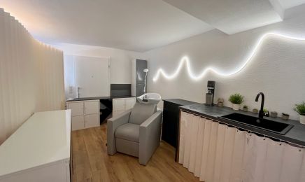 Bahar Dilara: Kosmetikstudio in Bietigheim-Bissingen