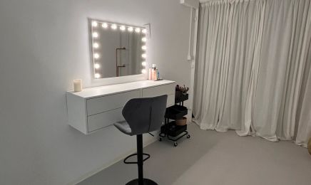 δerma (skin) MAKE-UP & BEAUTY: Kosmetikstudio in Essen