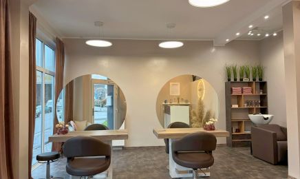 Studio A Hair & MakeUp By Anastasia Wilke: Friseur in Gummersbach