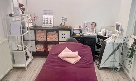 Mina'Cure : Manucure à Schaerbeek