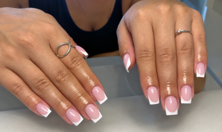 Beauty.Nails__by M : Institut de beauté à Dagneux