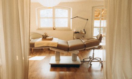 SOMA- Holistic Beauty Concept: Nagelstudio in Korschenbroich