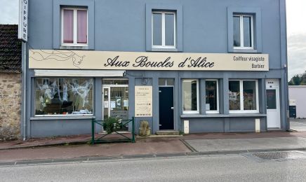 Aux Boucles d’Alice  : Coiffeur à Virandeville