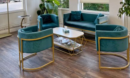 Friseur Daroliya Kosmetik: Kosmetikstudio in Gilching