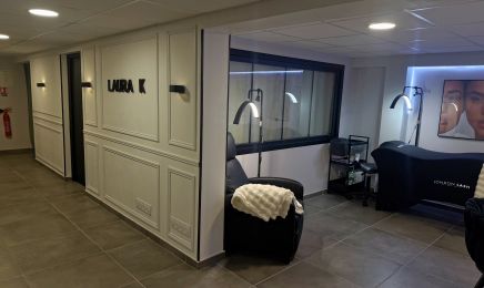 Laura K : Manucure à Tinqueux