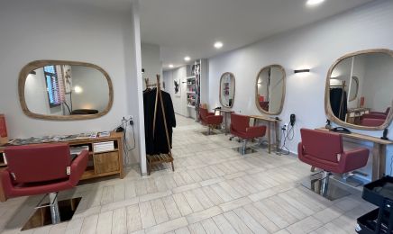 La Tête la Première  : Coiffeur à Lavérune