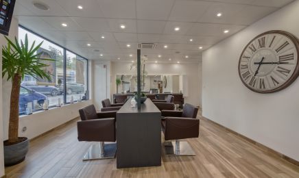 Mimoza Preci : Coiffeur à Écouen