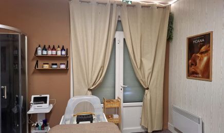 Ly Beauté : Manucure à Marly