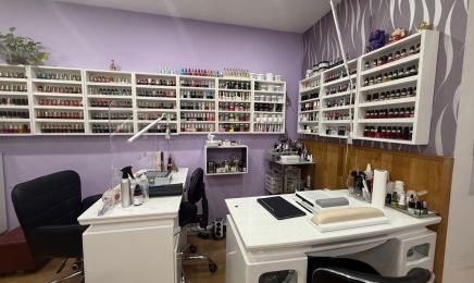 Violette Nails : Institut de beauté à Antibes