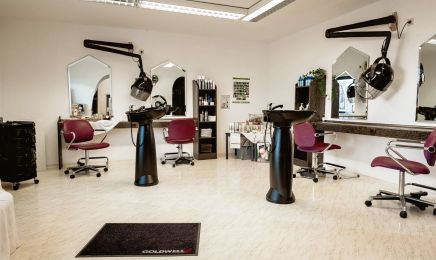 Salon Wolf: Kosmetikstudio in Ering