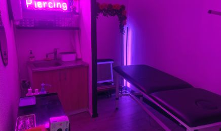 Frida Piercing  : Institut de beauté à Knutange