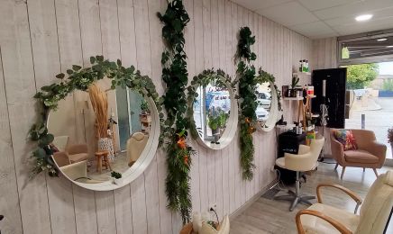 Salon d'Emilie et Une Folie : Institut de beauté à Landiras