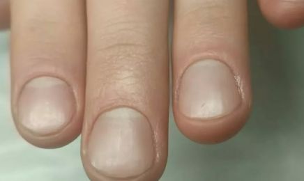 Beauty Bar Olena Krotova: Nagelstudio in Heiningen