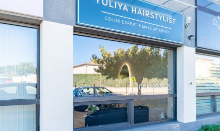 Yuliya Hairstylist  : Coiffeur à Éguilles