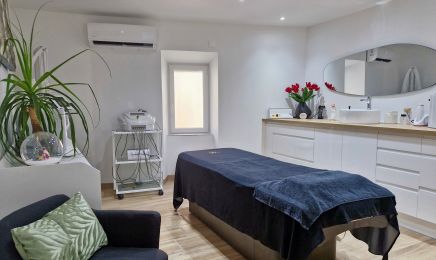 Sophiesthetique : Institut de beauté à Roubia