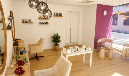 Djedje tresses  : Manucure à Montauban