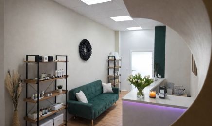 LA - AURA Wellnessmassagen: Kosmetikstudio in Hildesheim