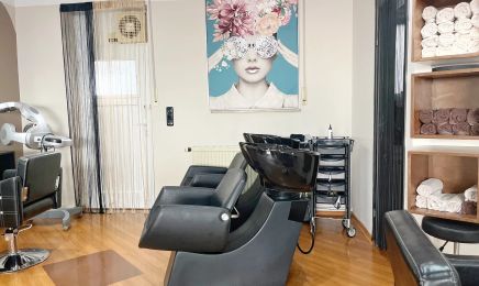 Friseur Samira hair & Kosmetik Studio : Friseur in Stein