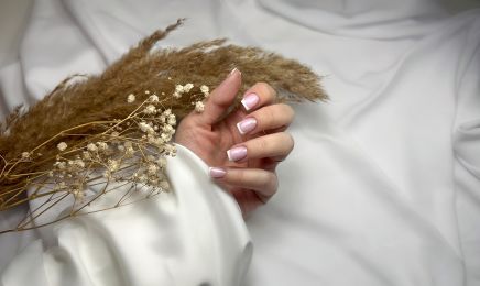 Alison Nail Studio : Manucure à Bron