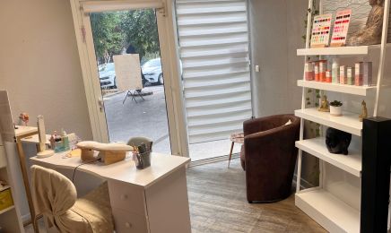 Lunelia Institut de Beauté et Bien-Etre  : Manucure à Toulouges