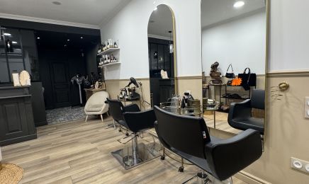 Actuel - Salon Mixte - Styliste / Visagiste : Coiffeur à Aubagne