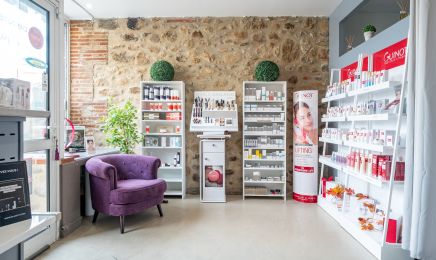 Ambiance beauté : Manucure à Saint-Cyprien
