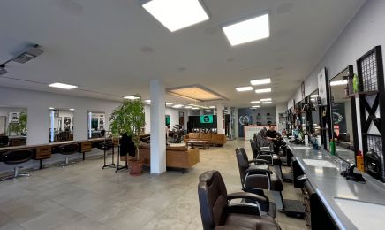 Coiffeur Cocosh: Kosmetikstudio in Königsbrunn
