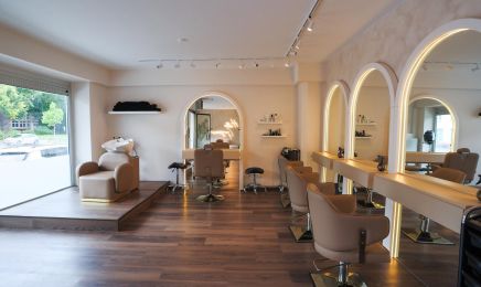 Amluxe Haarstudio: Friseur in Frankfurt am Main