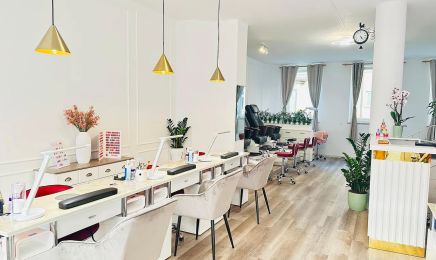 PhaLe Nails - München: Kosmetikstudio in München