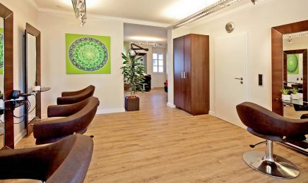 Salon Lamberty: Friseur in Salmtal