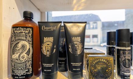 La tête ailleurs : Coiffeur à Plounéventer