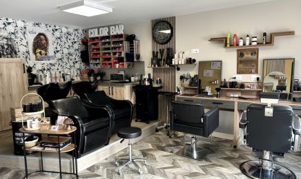 Au salon chez Julia, Coiffeur & Head Spa : Coiffeur à Granville