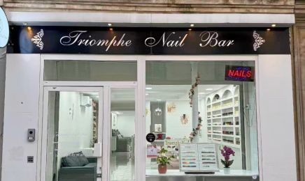 Triomphe Nail Bar : Institut de beauté à Paris