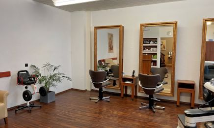 Iris Harnischmacher Friseursalon: Barbershop in Olpe