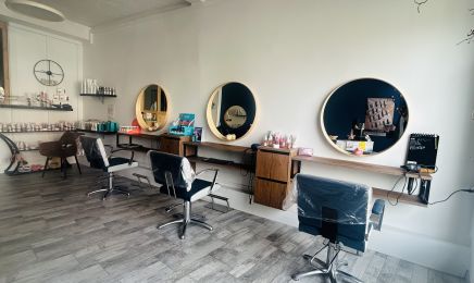 Les Ciseaux d’Angeline : Coiffeur à Piégut-Pluviers
