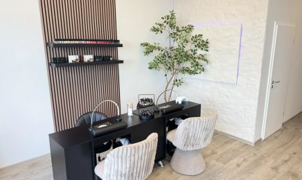 GLOWHAUS | BEAUTY x TATTOO: Nagelstudio in Köln