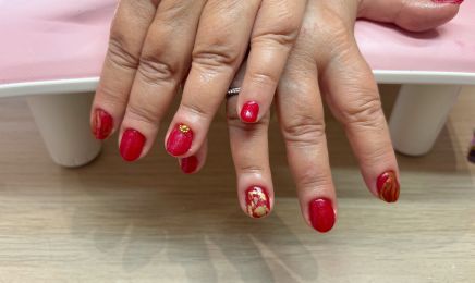 Nails by M : Institut de beauté à Audenge