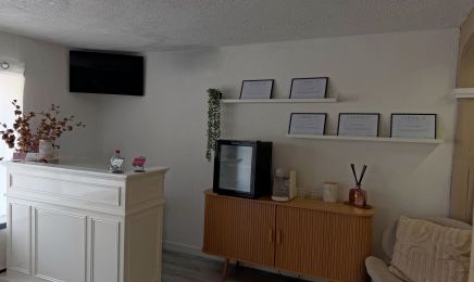 Maison des Cils - Le Boudoir de DelF : Manucure à Eckbolsheim