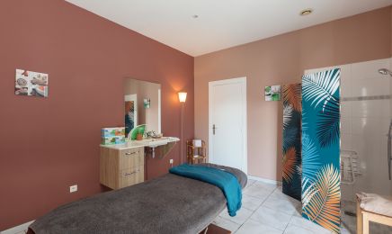 Emilie esthetique  : Manucure à Cognac
